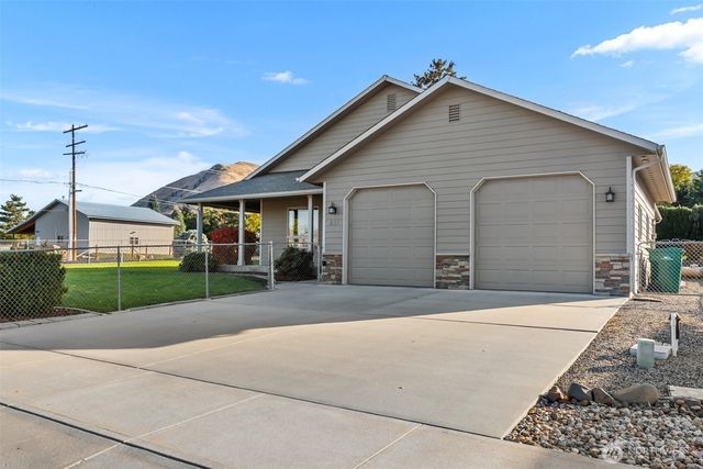 537 Chrisand Lane, Wenatchee, WA 98801