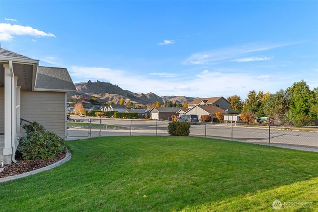 537 Chrisand Lane, Wenatchee, WA 98801