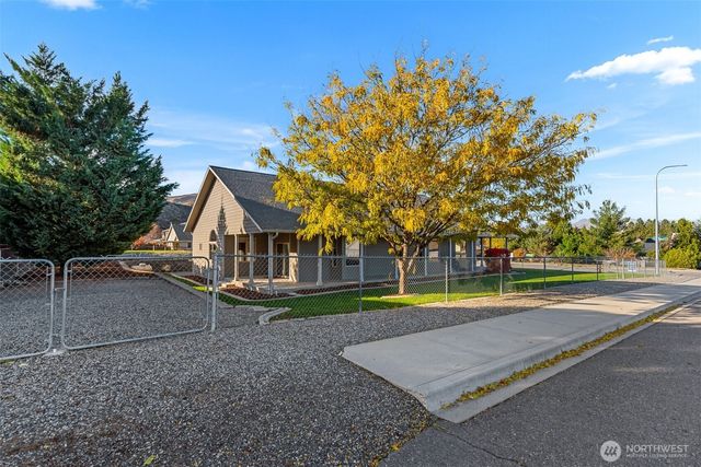 537 Chrisand Lane, Wenatchee, WA 98801