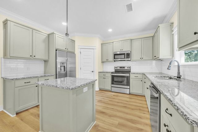 6 Methwold Lane, Bella Vista, AR 72714