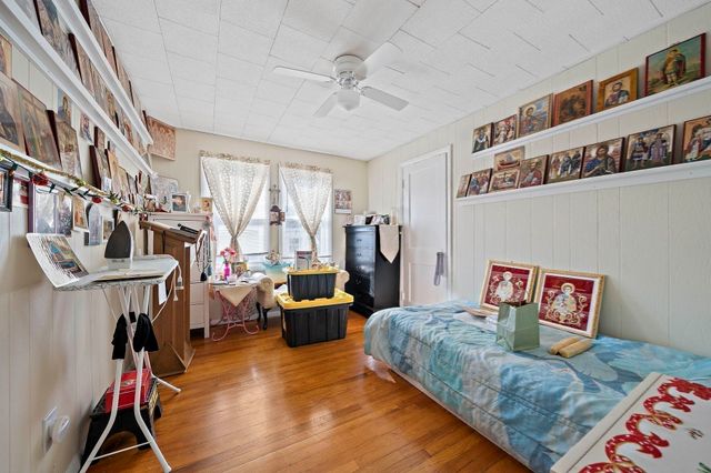 88 Pearl St, Stoughton, MA 02072