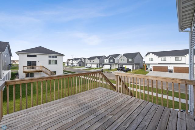 4996 37th Avenue S, Fargo, ND 58104
