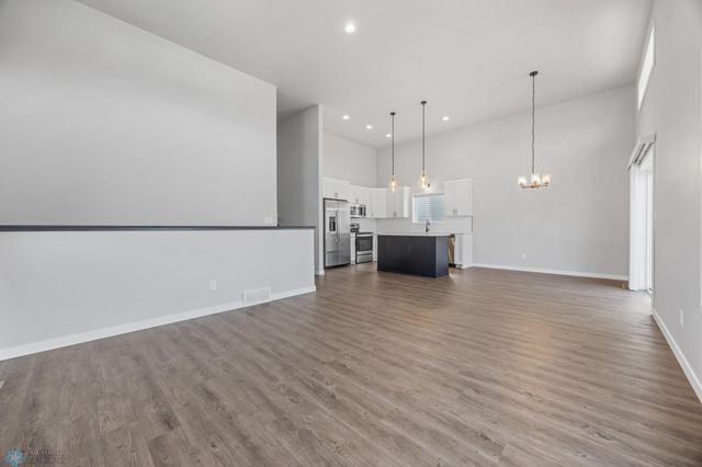 4996 37th Avenue S, Fargo, ND 58104