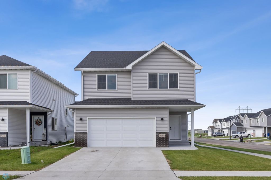 4996 37th Avenue S, Fargo, ND 58104