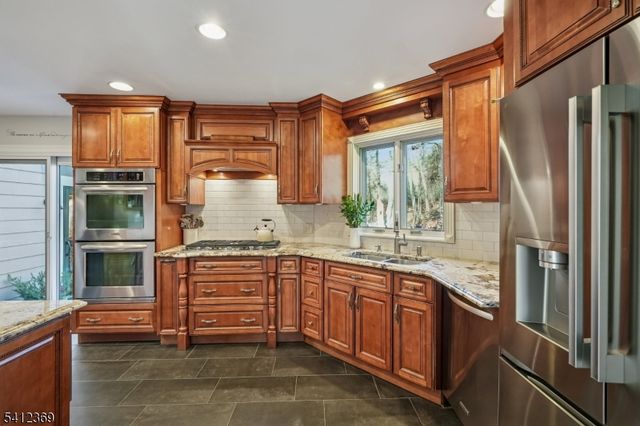 51 Mill Pond Rd, Woodland Park, NJ 07424