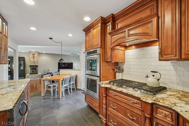 51 Mill Pond Rd, Woodland Park, NJ 07424