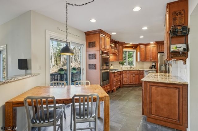 51 Mill Pond Rd, Woodland Park, NJ 07424