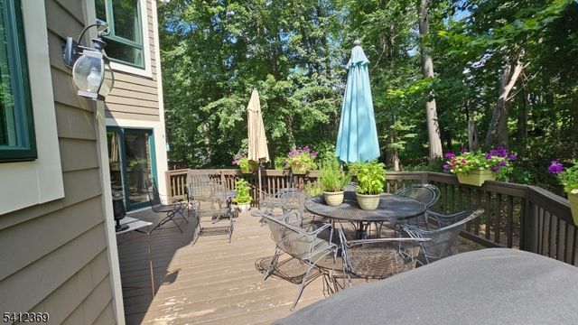 51 Mill Pond Rd, Woodland Park, NJ 07424