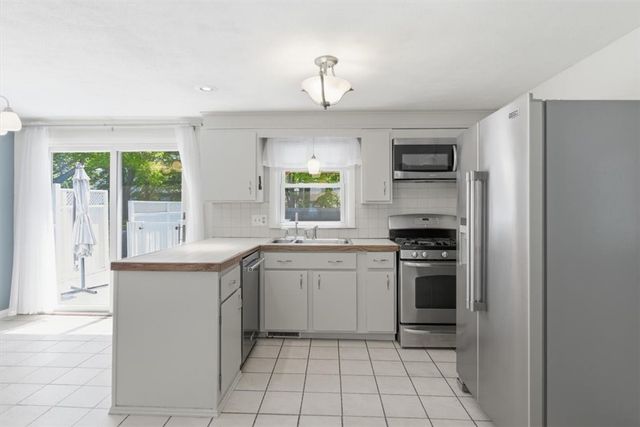 28 Orrin Street, Warwick, RI 02886
