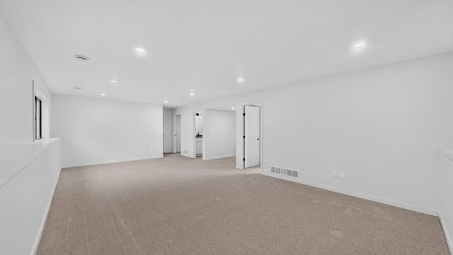 1146 Petersen Court NW, Stewartville, MN 55976