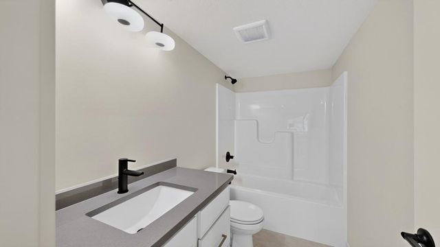 1146 Petersen Court NW, Stewartville, MN 55976