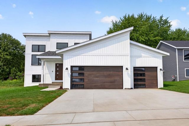 1146 Petersen Court NW, Stewartville, MN 55976