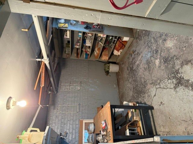 5330 W Melrose Street, Chicago, IL 60641