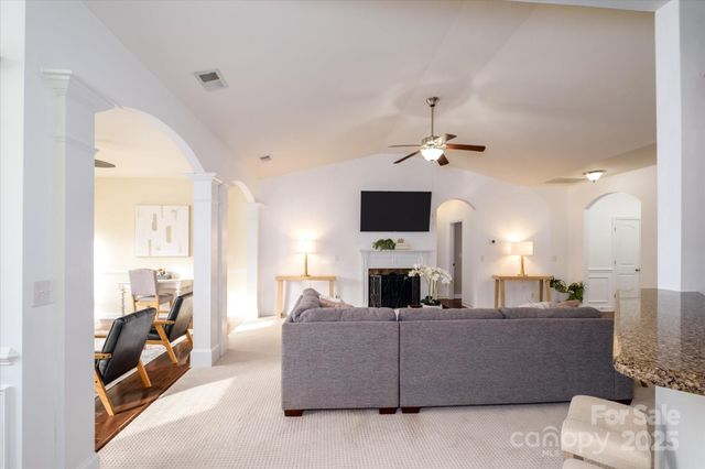 8928 Carneros Creek Road, Charlotte, NC 28214