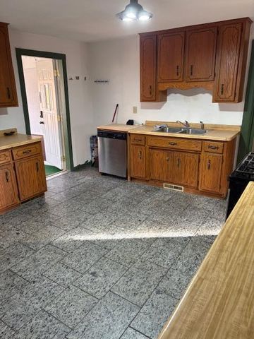 428 10th Avenue N, Saint Cloud, MN 56303