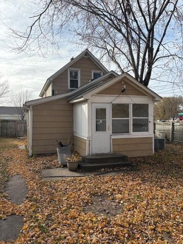 428 10th Avenue N, Saint Cloud, MN 56303