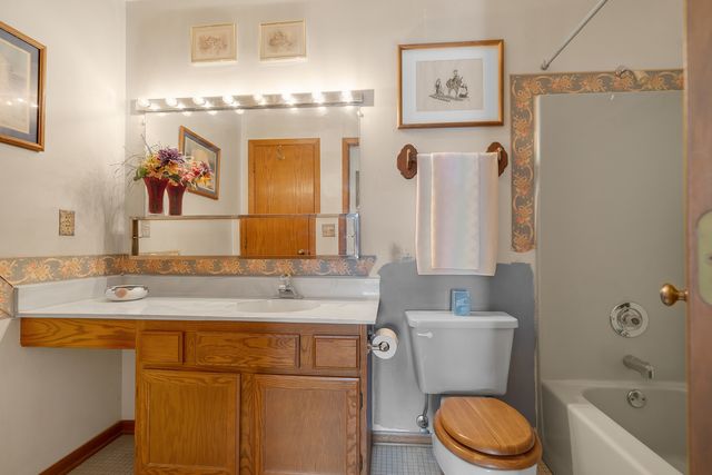 121 S Raddant Road, Batavia, IL 60510