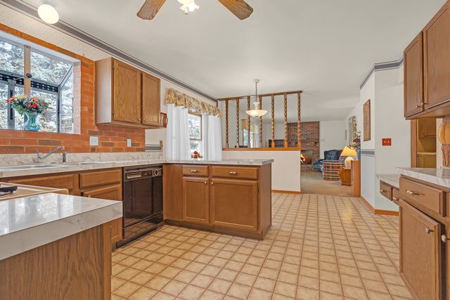 121 S Raddant Road, Batavia, IL 60510