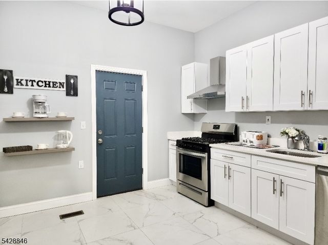 55 Morton Pl, East Orange City, NJ 07017