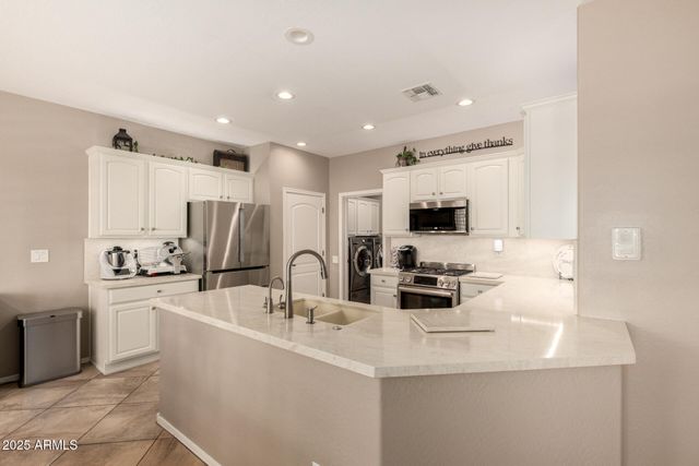 23323 N ARRELLAGA Drive, Sun City West, AZ 85375