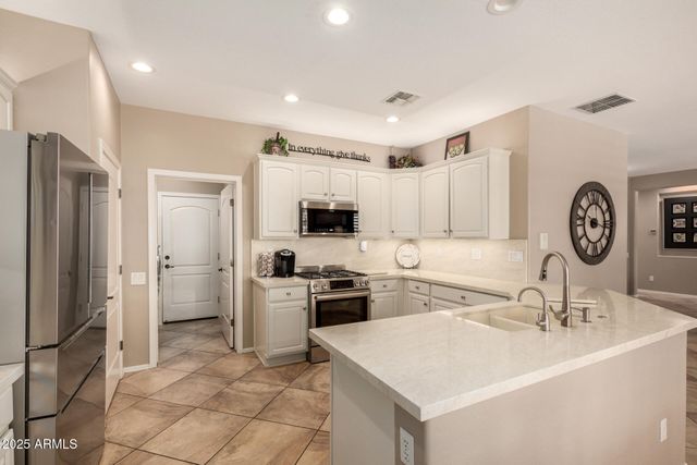 23323 N ARRELLAGA Drive, Sun City West, AZ 85375