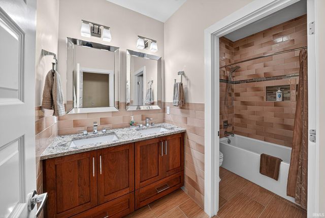 7515 Toscana Court, Granger, IN 46530