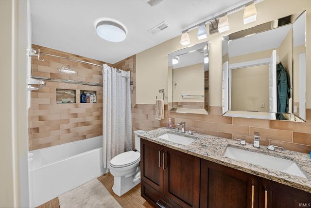 7515 Toscana Court, Granger, IN 46530