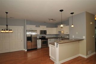 2270 W Vista Bella DRIVE #102, Oak Creek, WI 53154