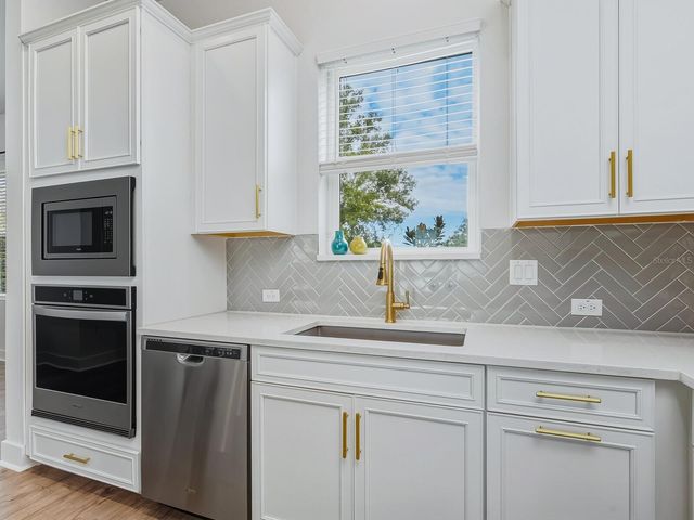 451 WINGFIELD DRIVE, Sarasota, FL 34237