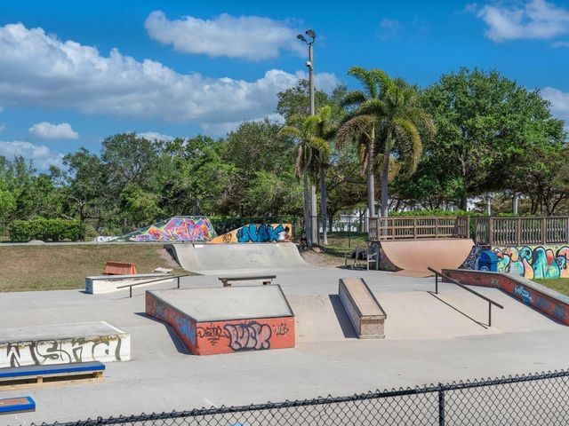 451 WINGFIELD DRIVE, Sarasota, FL 34237