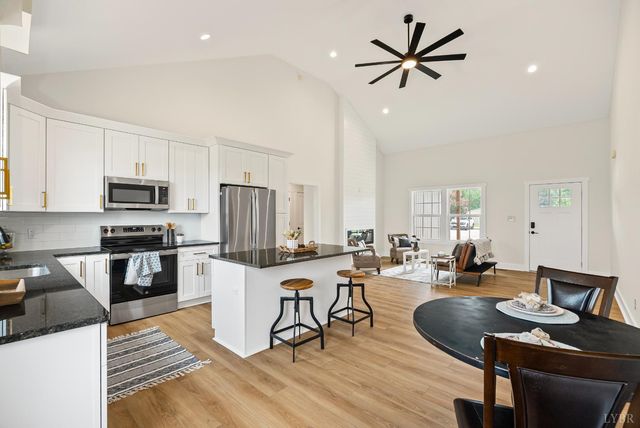 171 Fox Hall Dr, Amherst, VA 24521