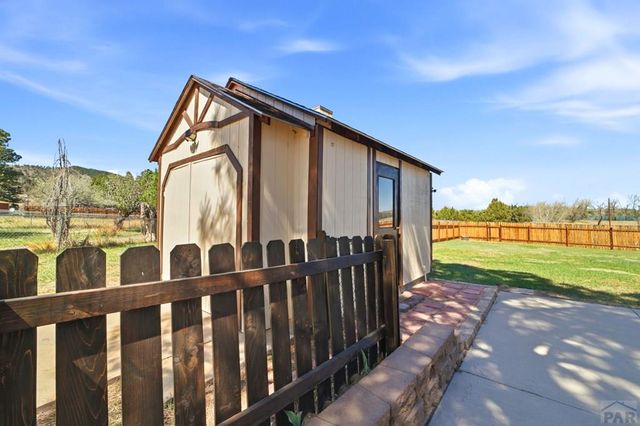 5753 Lake Beckwith Pl, Colorado City, CO 81019