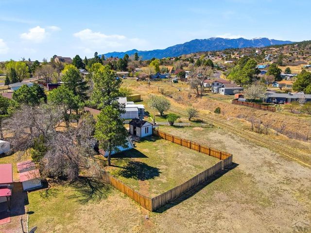5753 Lake Beckwith Pl, Colorado City, CO 81019