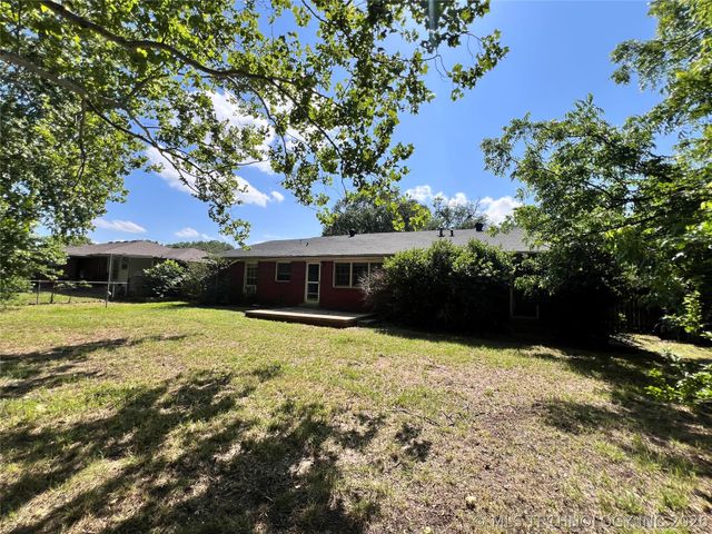 1736 Tiverton Street, Ardmore, OK 73401