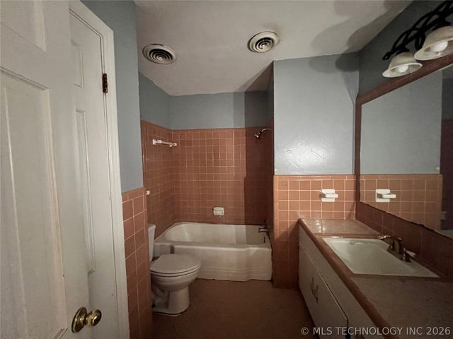 1736 Tiverton Street, Ardmore, OK 73401