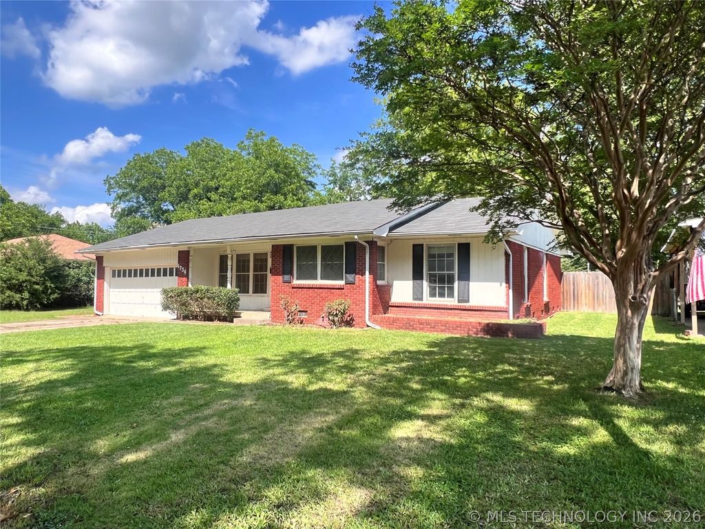 1736 Tiverton Street, Ardmore, OK 73401