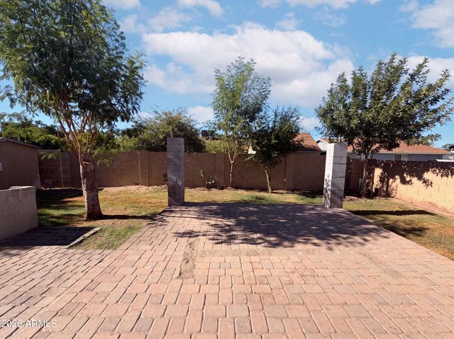 5617 W HATCHER Road, Glendale, AZ 85302