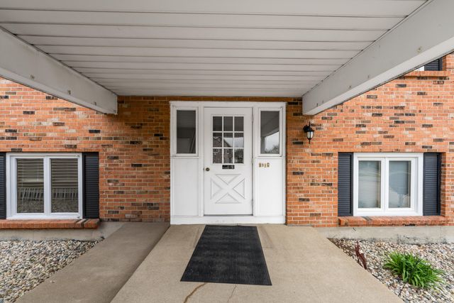 230 S State Street 63, Zeeland, MI 49464