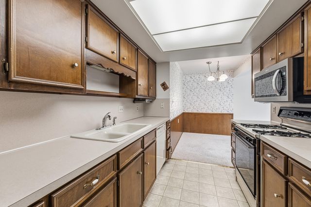 230 S State Street 63, Zeeland, MI 49464