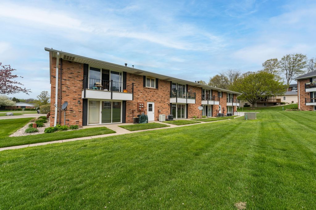 230 S State Street 63, Zeeland, MI 49464