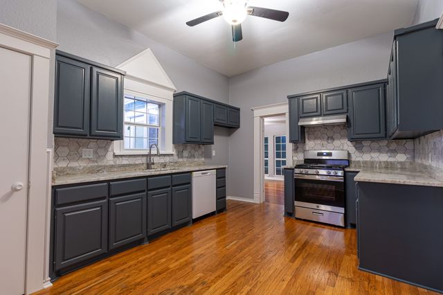 324 E Pace Street, Frost, TX 76641