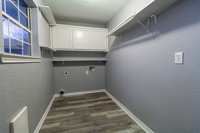 324 E Pace Street, Frost, TX 76641