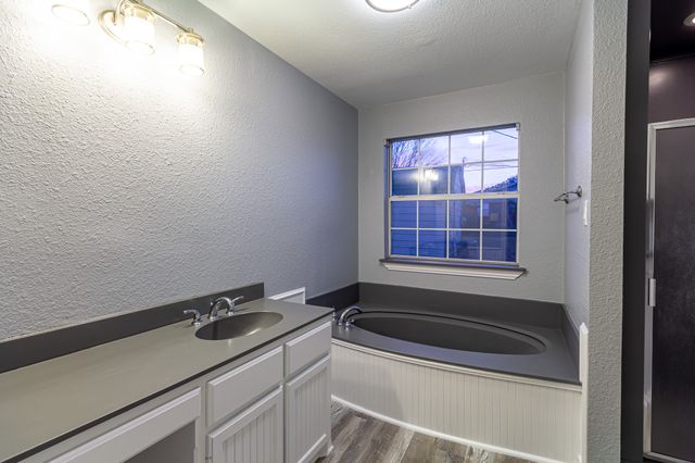 324 E Pace Street, Frost, TX 76641