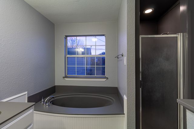 324 E Pace Street, Frost, TX 76641