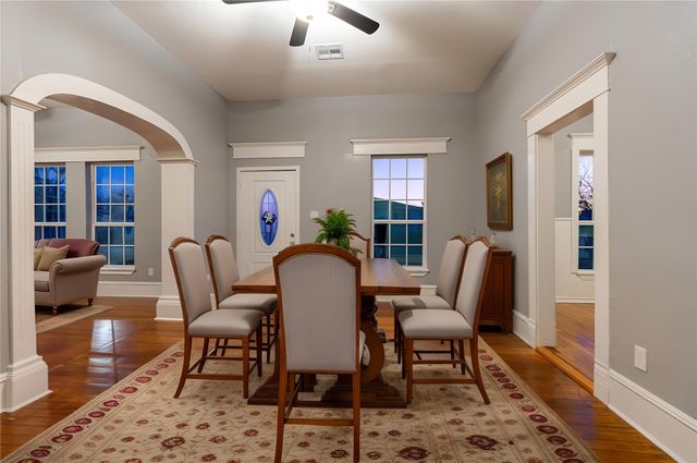 324 E Pace Street, Frost, TX 76641