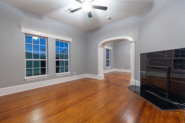 324 E Pace Street, Frost, TX 76641