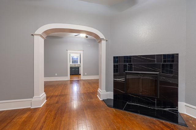 324 E Pace Street, Frost, TX 76641