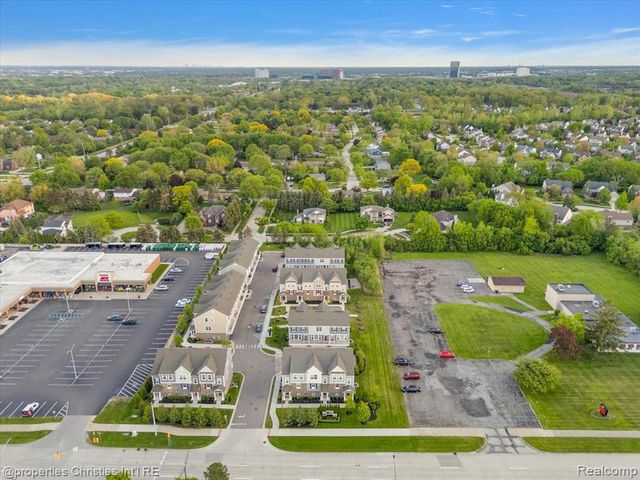 4953 Treeside Lane, Troy, MI 48098