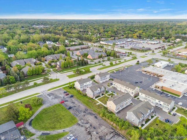 4953 Treeside Lane, Troy, MI 48098