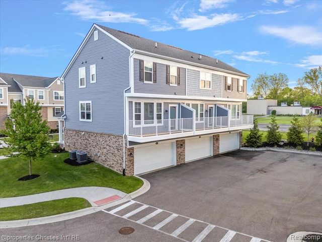 4953 Treeside Lane, Troy, MI 48098